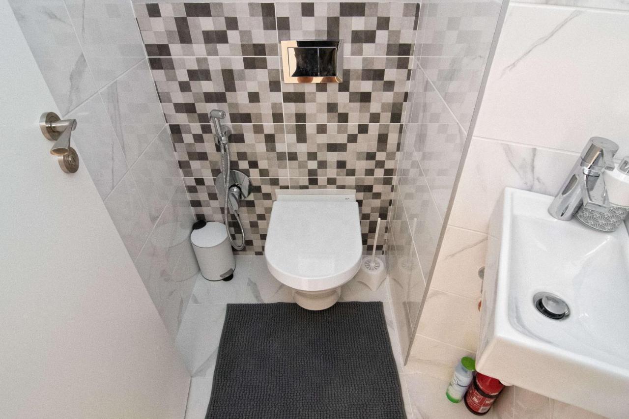 Luxury City Center Two Bedroom Apartment Close To Beach Варна Екстериор снимка