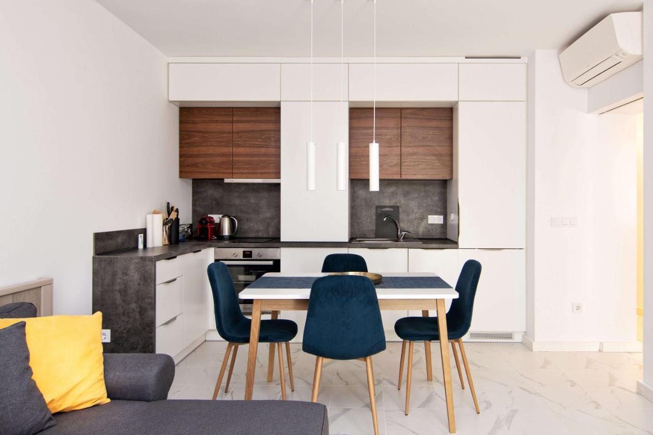 Luxury City Center Two Bedroom Apartment Close To Beach Варна Екстериор снимка