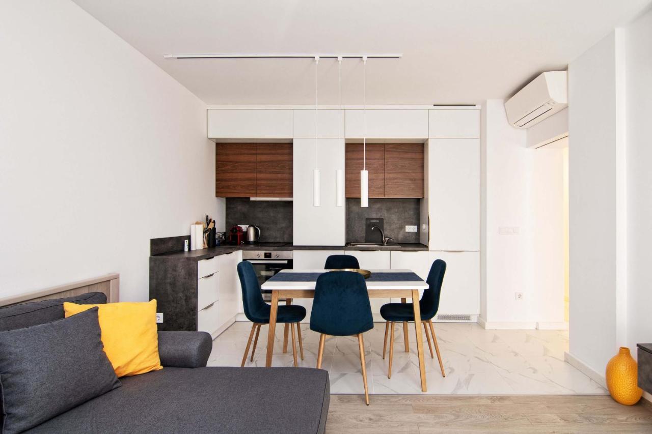 Luxury City Center Two Bedroom Apartment Close To Beach Варна Екстериор снимка